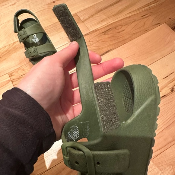 Carters Osh Kosh Sandels - Picture 2 of 4